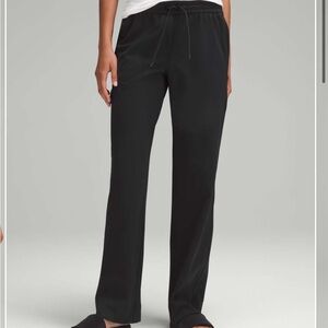 Lululemon Luxtreme Mid-Rise Straight Leg Trouser * Black